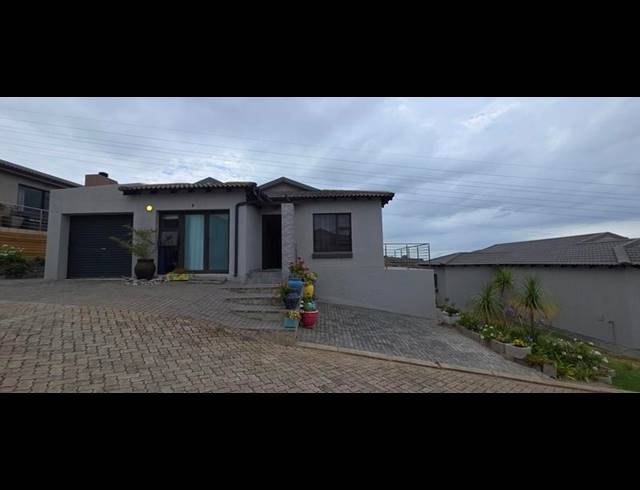 4 BEDROOM TOWNHOUSE FOR SALE IN SEEMEEU PARK